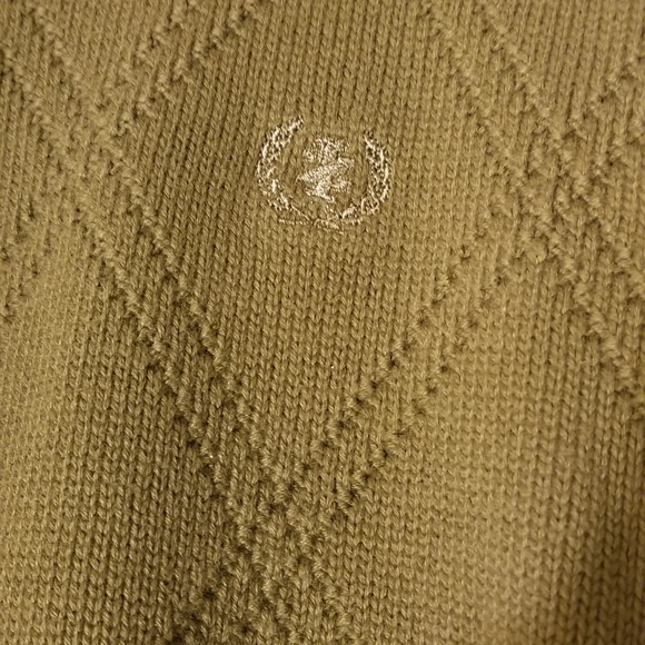 Izod Men's Sweater - Picture 2 of 3
